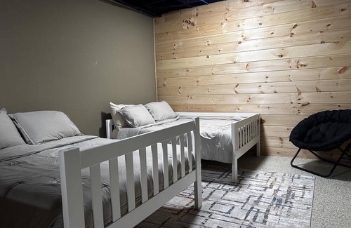 Alpine Lake Skihütte | New! Wintervue with Fireplace - Pet Friendly Home