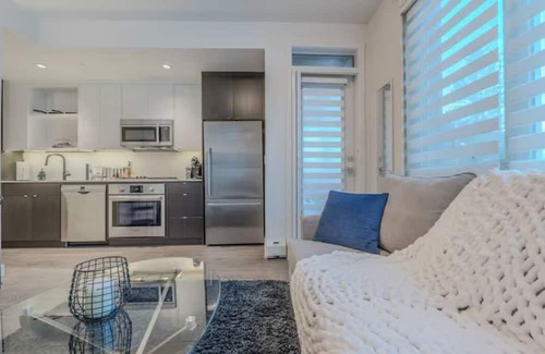 Mission District Wohnung | YYC 1BR Gem | Central Location + Fast WI-FI