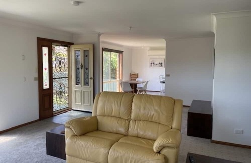 Malua Bay Haus | Stroll to the Beach