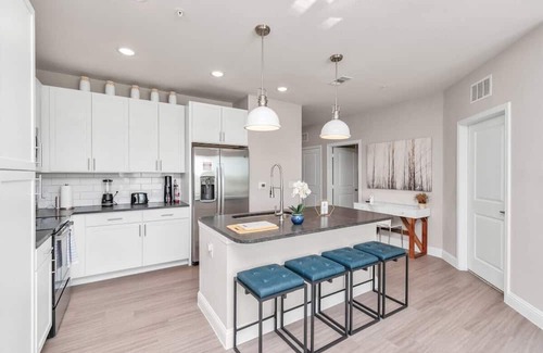 Clear Lake Shores Wohnung | The Coastal Breeze near Kemah Boardwalk and NASA
