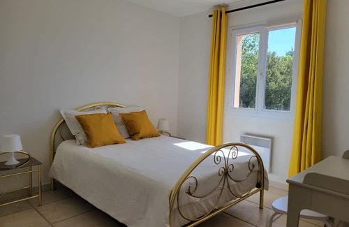 La Roquebrussanne Sonstige | Renovated 150m² Provencal house with climatisation, pool, and garden