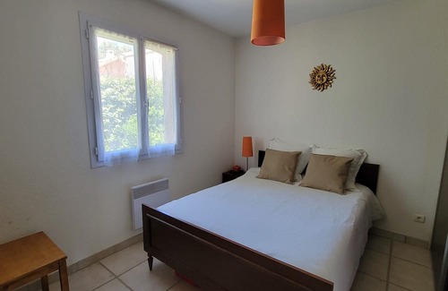 La Roquebrussanne Sonstige | Renovated 150m² Provencal house with climatisation, pool, and garden