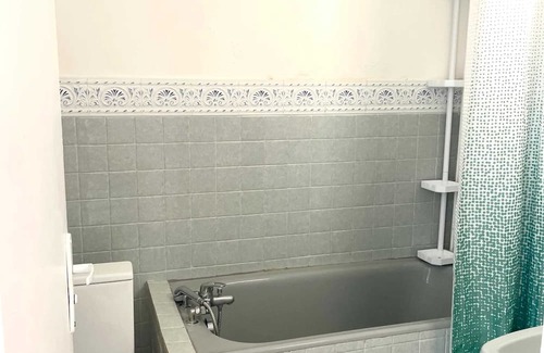 Suresnes Wohnung | Homerez - Beautiful studio for 2 ppl. at Suresnes
