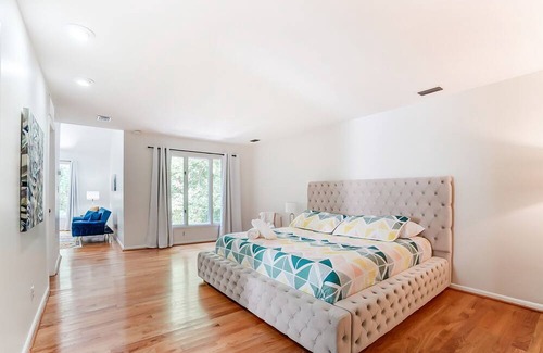 Charlotte Haus | {The Escape} Amazing Heated Pool Luxury-heated March 1-November 1.