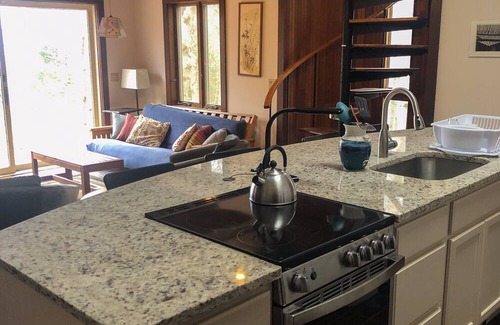 Wareham Haus | Secluded Bayview Retreat: Your Private Haven in Conservation Forest