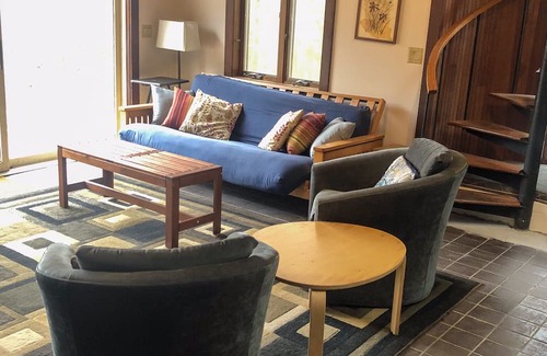 Wareham Haus | Secluded Bayview Retreat: Your Private Haven in Conservation Forest