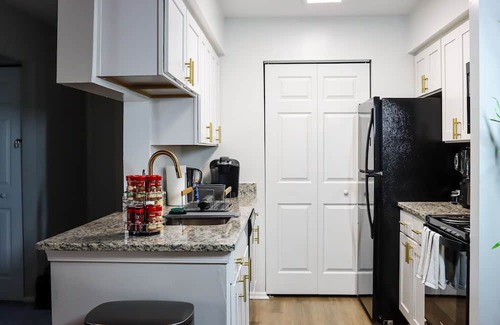 North Central Wohnung | Luxury Apartment - 10 min from oceanfront