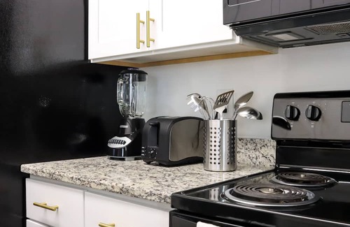 North Central Wohnung | Luxury Apartment - 10 min from oceanfront