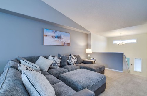 West Fargo Haus | Pet-Friendly North Dakota Escape w/ Fenced-In Yard