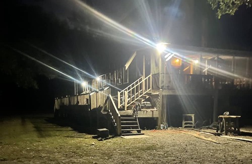 Gallion Kabine | Waterfront secluded cabin on Black Warrior river.