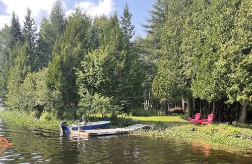 Hastings Highlands Kabine | Lakefront Tiny Home