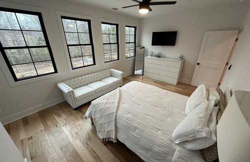 Appling Haus | Augusta Masters Rental - 10 BRs w/Pool + Theater. Priv. 5ac lot. Close to Course