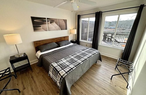 Wedowee Villa | Lakefront Villa 2 Dock Access