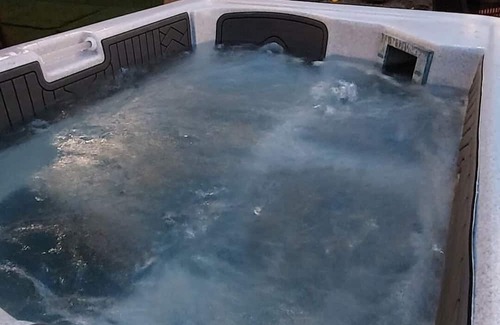 Westside Costa Mesa Haus | Near Beach 2 bedroom 2 bath with jacuzzi and large entertainment backyard