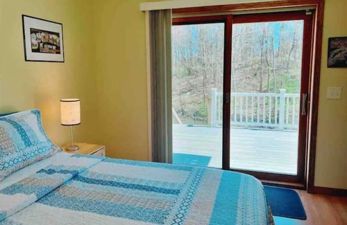 Millersport Haus | The Bitter End Inn at Buckeye Lake. Millersport, Ohio