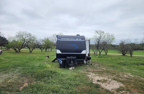 Burnet Haus | Cozy RV just outside of town