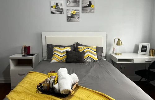 Malton Haus | 4-6 km, from Toronto Pearson Airport .3 Private Bed Rooms+ Hall Sleep 2 to 8 .