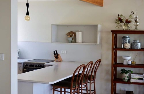 North Arm Cove Haus | Coastal Contentment in the Cove