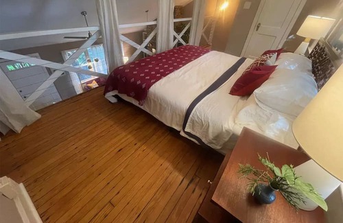 Candler Park Hütte | Retrofun Cottage in Candler Park