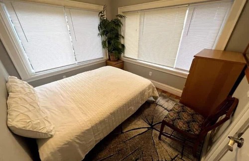 Minneapolis Haus | Spacious Minneapolis Haven