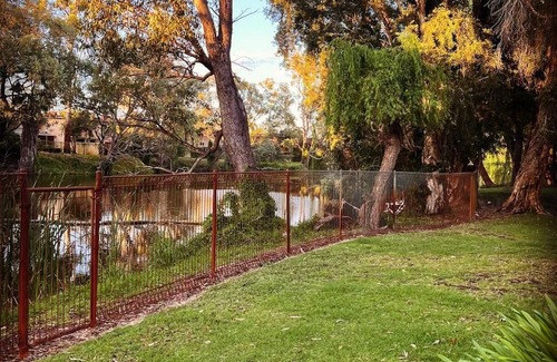 Maylands Wohnung | Entire Apartment next to Lake and Swan River - Green Oasis near the City