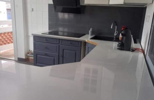 Tarbes Wohnung | Apartment 'Evelyne' with Balcony, Wi-Fi and Air Conditioning