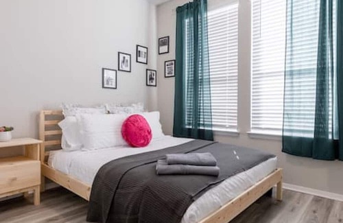 Georgetown Haus | NEW! Upscale, Private Getaway!
