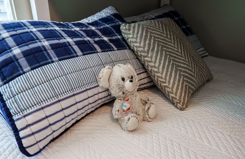 Rockport Hütte | The Peaceful Palms Cottage - Community Pool and Pet Friendly