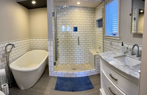 Cadillac Hütte | Cozy, yet spacious, Lakefront Cottage with perfect blend of modern and vintage.