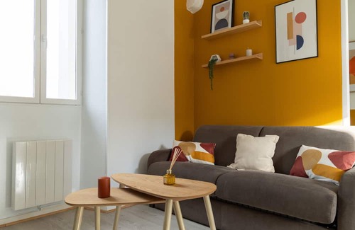 Cires-Les-Mello Wohnung | Le Yellow Vibe - A Deux pas de la Gare, Parking Privé Gratuit, Wi-fi Haut Débit