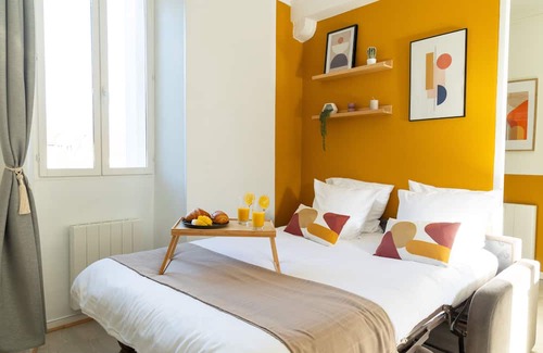 Cires-Les-Mello Wohnung | Le Yellow Vibe - A Deux pas de la Gare, Parking Privé Gratuit, Wi-fi Haut Débit