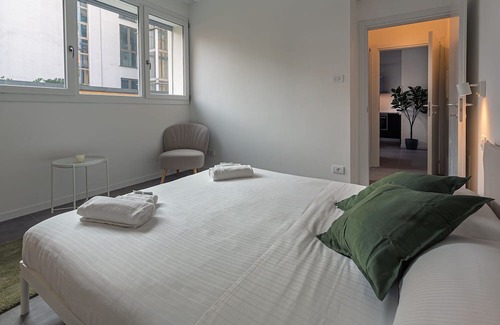 Villa San Giovanni Wohnung | [1 min walk from Metro M1] The Modern Suites
