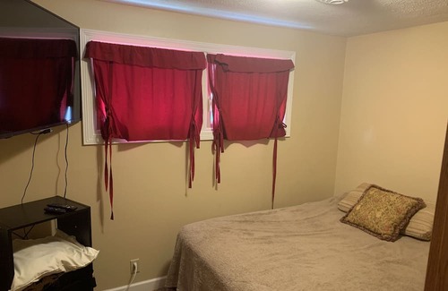 Notre Dame Haus | Completely redone house with yard, steps from Notre Dame