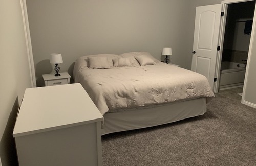 Jeffersontown Haus | New Construction Home! Super close to restaurants, breweries, parks.