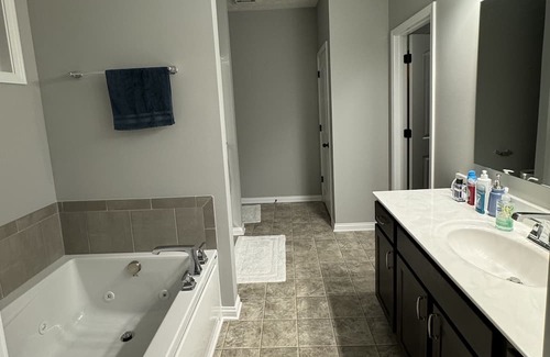 Jeffersontown Haus | New Construction Home! Super close to restaurants, breweries, parks.