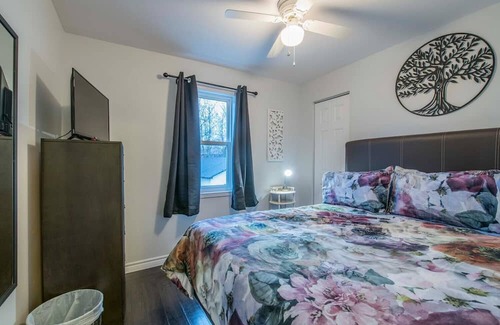 Smiths Falls Haus | Just 175 steps from the world famous Rideau Canal