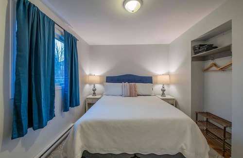 Smiths Falls Haus | Just 175 steps from the world famous Rideau Canal