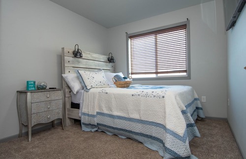 West Fargo Haus | 2 min to 5 Restaurants,General Dollar.5 min to Cash Wise,6 min Sanford Hospital