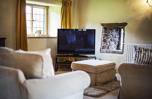 Westbrook Court Haus | Large 6 bedroom holiday home close to Hay on Wye - with incredible views