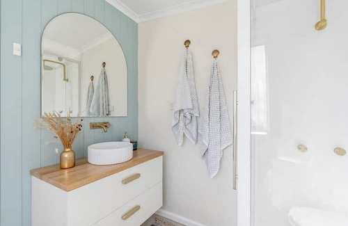 Lulworth Wohnung | Shore to Adore: Near Beach, Ocean Views & WiFi