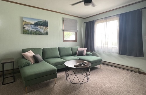 Houghton Lake Kabine | Centrally located and about 120 steps to shore. Dog Friendly!