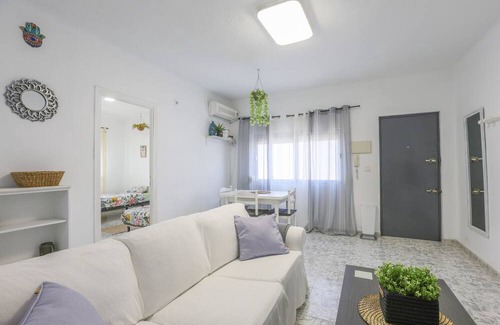 Elcano-Los Bermejales Haus | BERMEJALES EL CANO - ADULTS ONLY - Lovely apartment in Seville with free wifi
