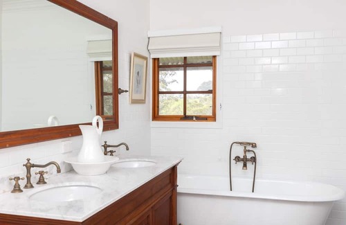 Little Forest Haus | Mcgrath welcomes you to Forestina