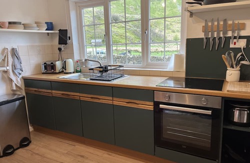 Nant Peris Hütte | Traditional Welsh stone cottage nestled within the iconic Llanberis Pass.