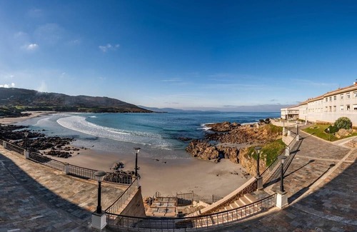 Laracha Wohnung | Fee4Me Front line beach flat in Caión