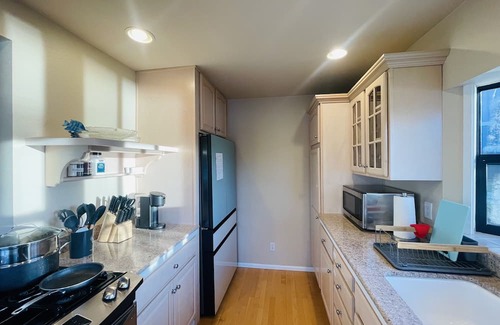 Bonney Lake Haus | Lake Tapps Events House on the Bankers Island with Dock and Boat Launch