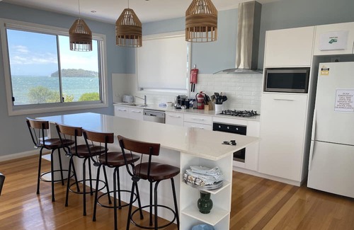 Salamander Bay Haus | Absolute Waterfront Beach House Foreshore Bliss on Salamander Bay