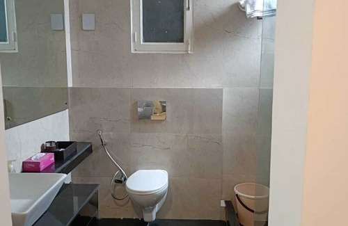 Delhi Wohnung | BnBBuddy Connaught Place Elegant 3 BHK+Study