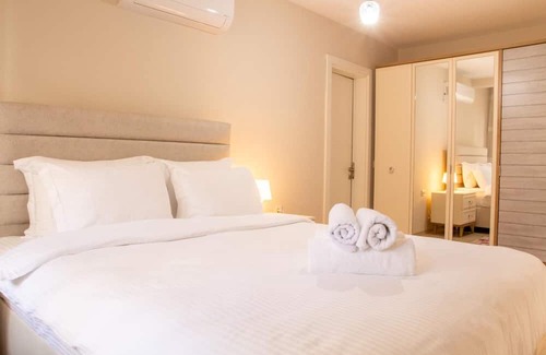 Kusadasi City Centre Wohnung | Spacious Perfect Flat with Private Pool