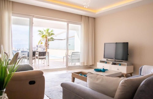 Kusadasi City Centre Wohnung | Spacious Perfect Flat with Private Pool
